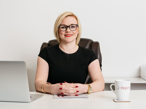 Rsz ashley sutherland desk