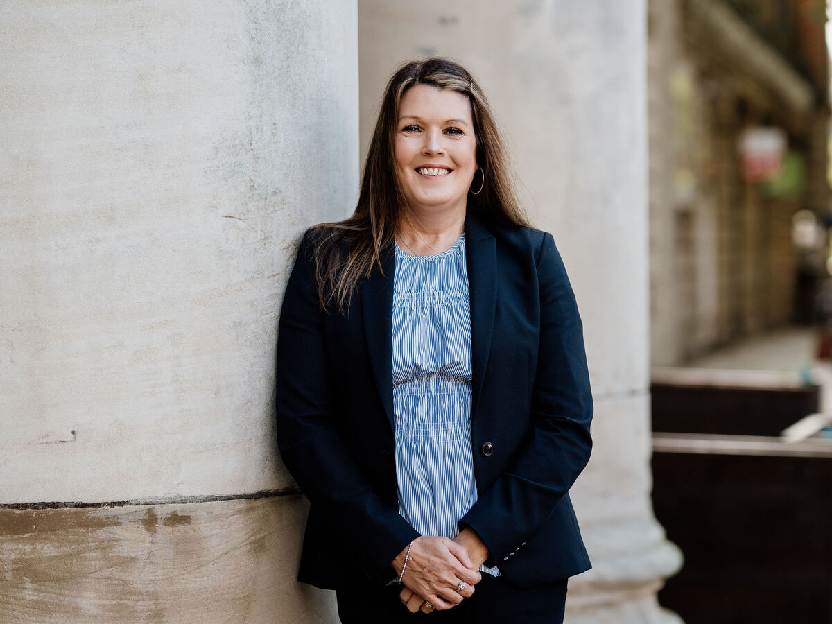 Lesley Knight Web Prof