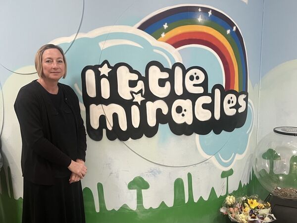 Little Miracles Sign with Sarah Chapman